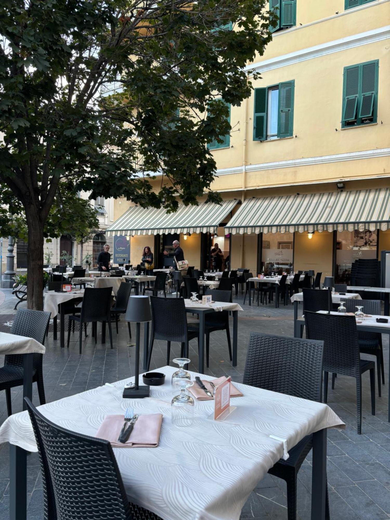 Albergo Florida Taggia Bagian luar foto