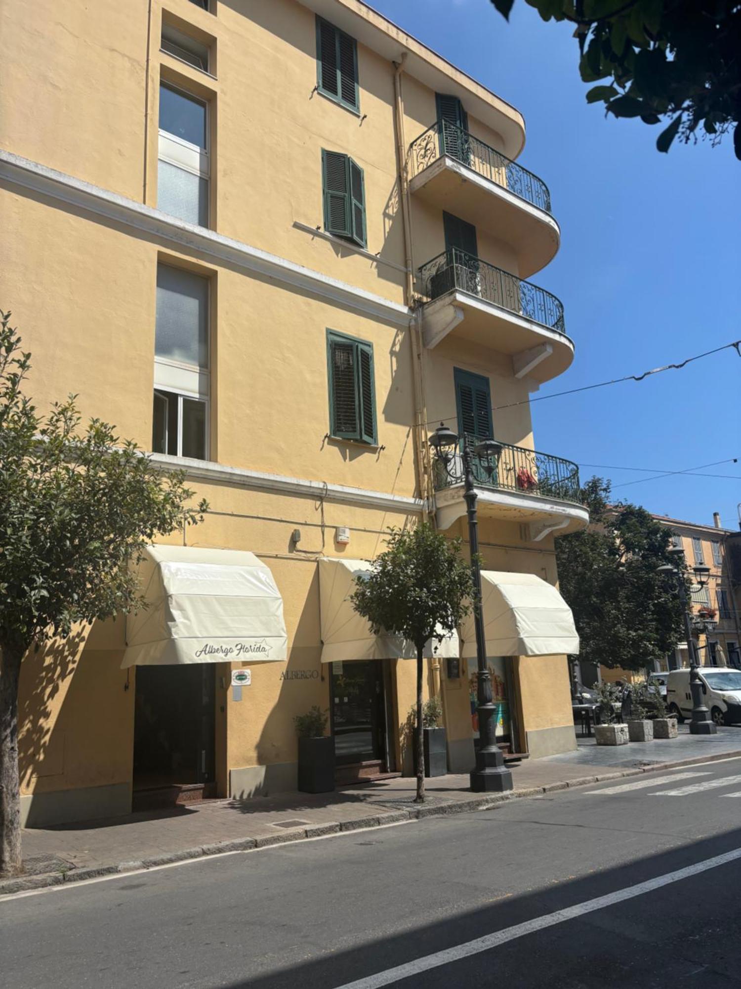 Albergo Florida Taggia Bagian luar foto